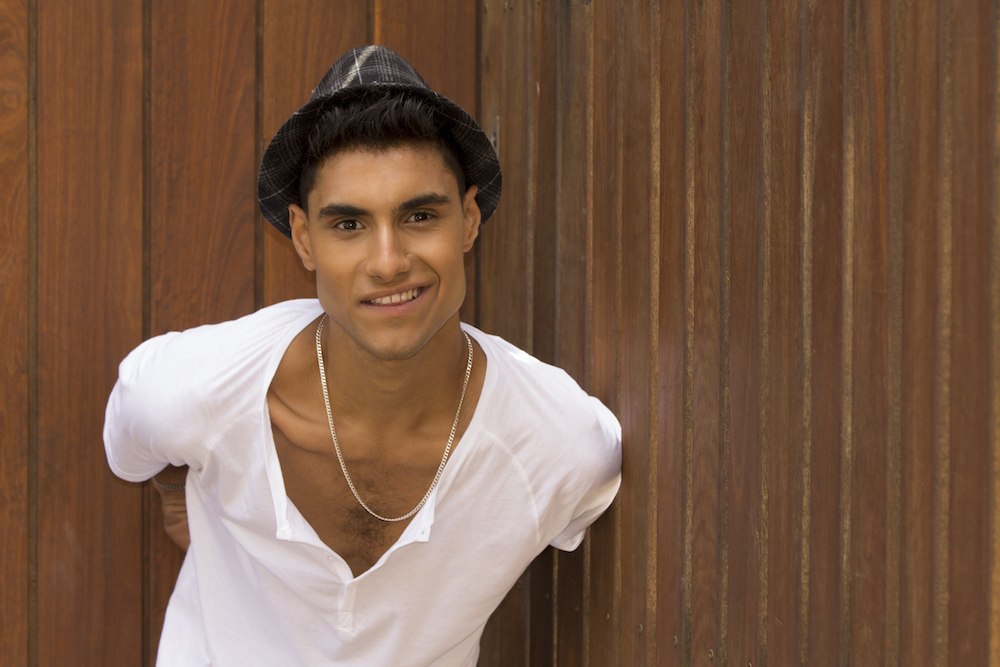 Emmanuel Kelly sings Imagine