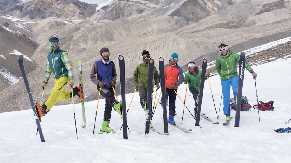 Glen Plake enseigne le ski à 6 guides Népalais à 5000m d’altitude en Himalaya