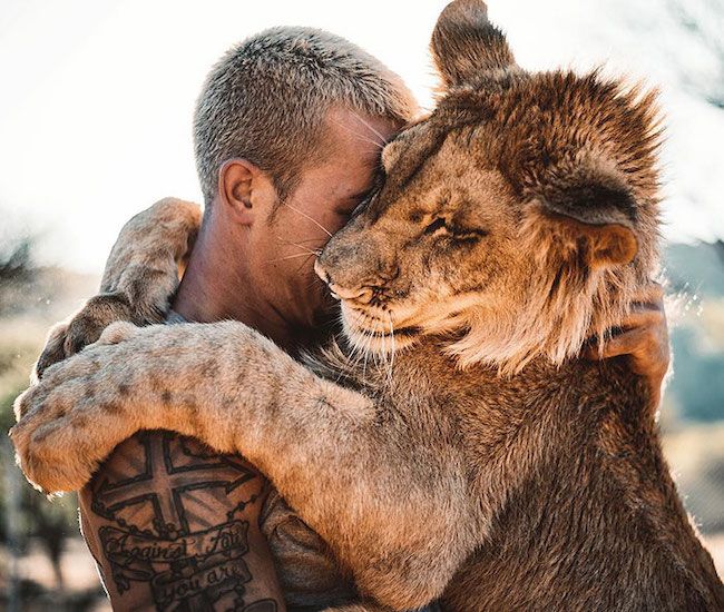 Il a tout quitté pour vivre son rêve et protéger des animaux. Dean Schneider, 26 ans.