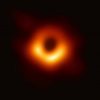 Forscher zeigen erstmals Foto von einem schwarzen Loch
