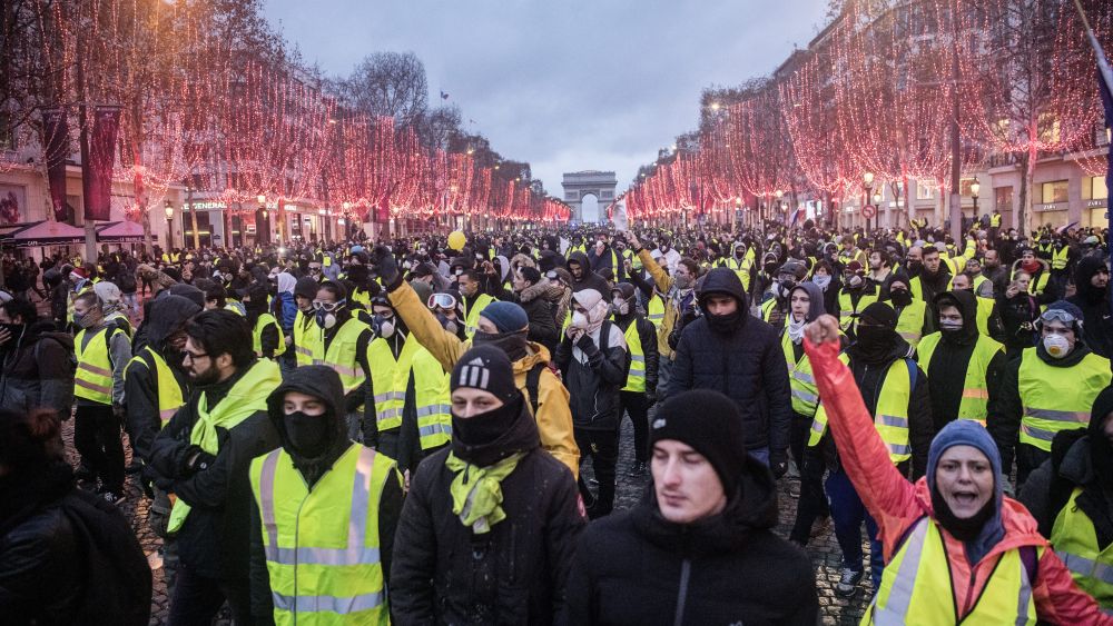 Yellow Vests Update: CNN says they are creating chaos, but are they?